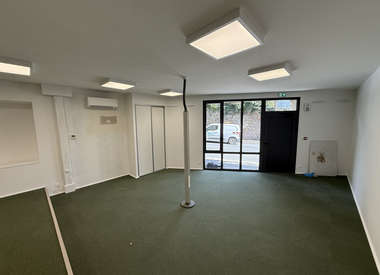 Local professionnel 73 m²