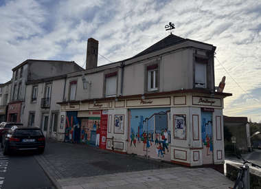 Local professionnel 320 m²